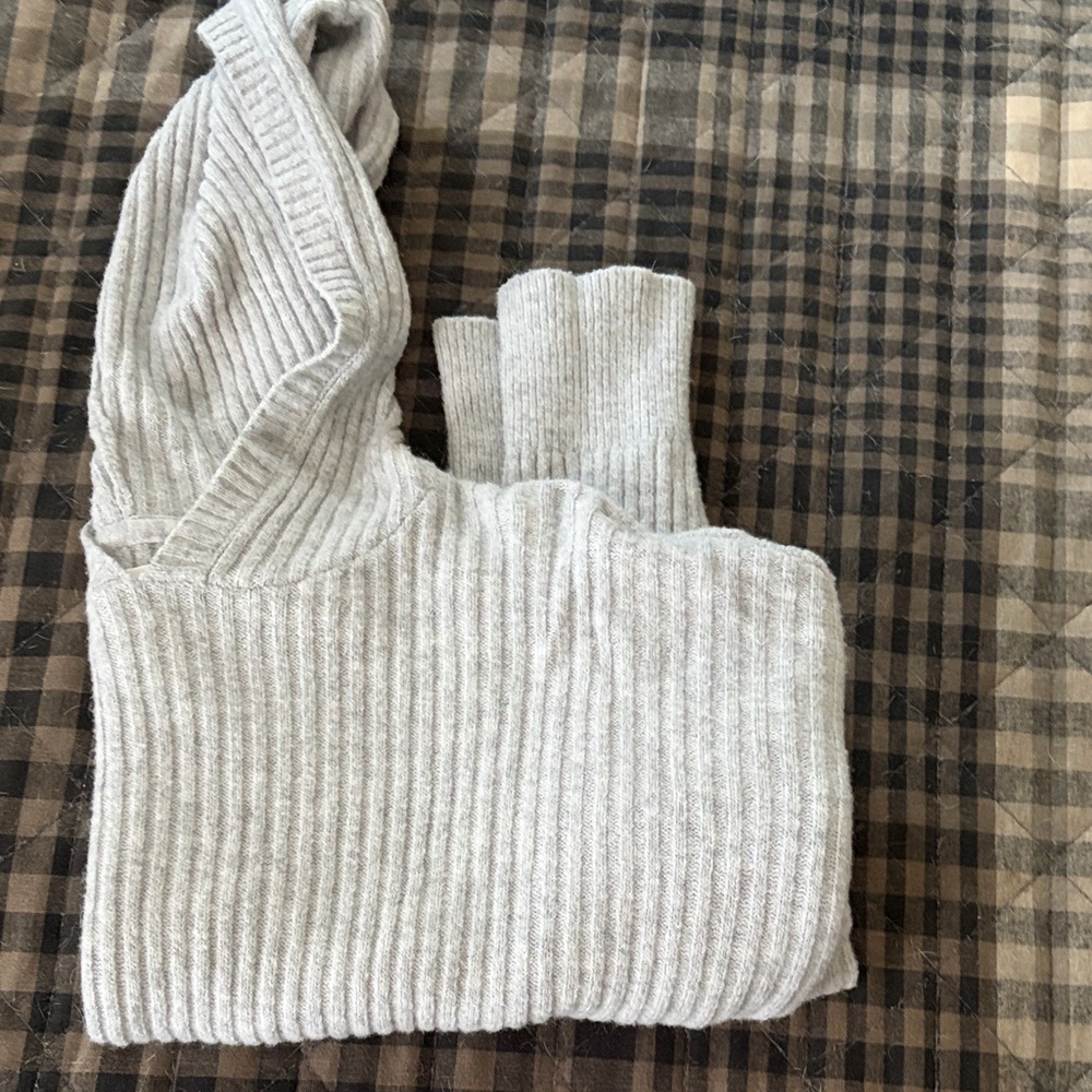 Aerie Light Gray V-Neck Hooded Sweater